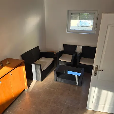 Sajam House Apartment *